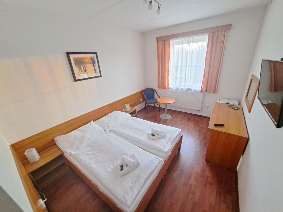 Hasicsky Hotel Přibyslav Exteriör bild