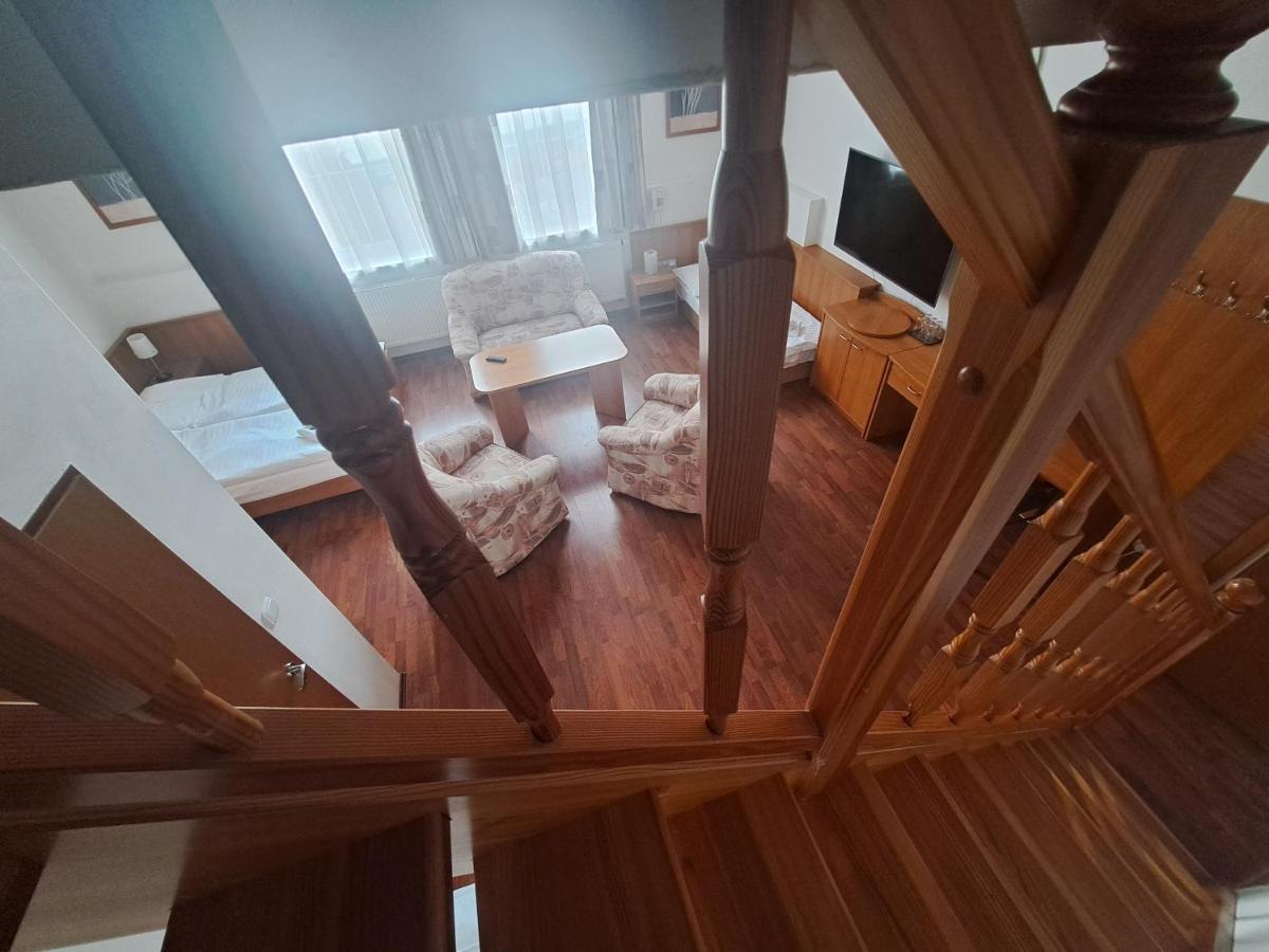 Hasicsky Hotel Přibyslav Exteriör bild