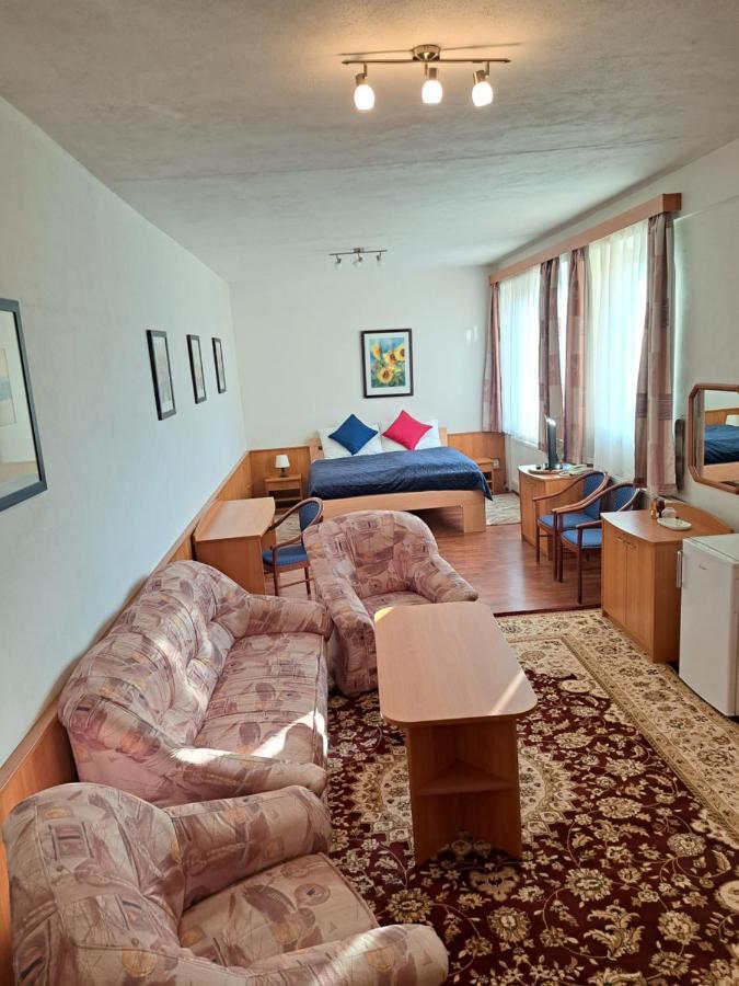 Hasicsky Hotel Přibyslav Exteriör bild